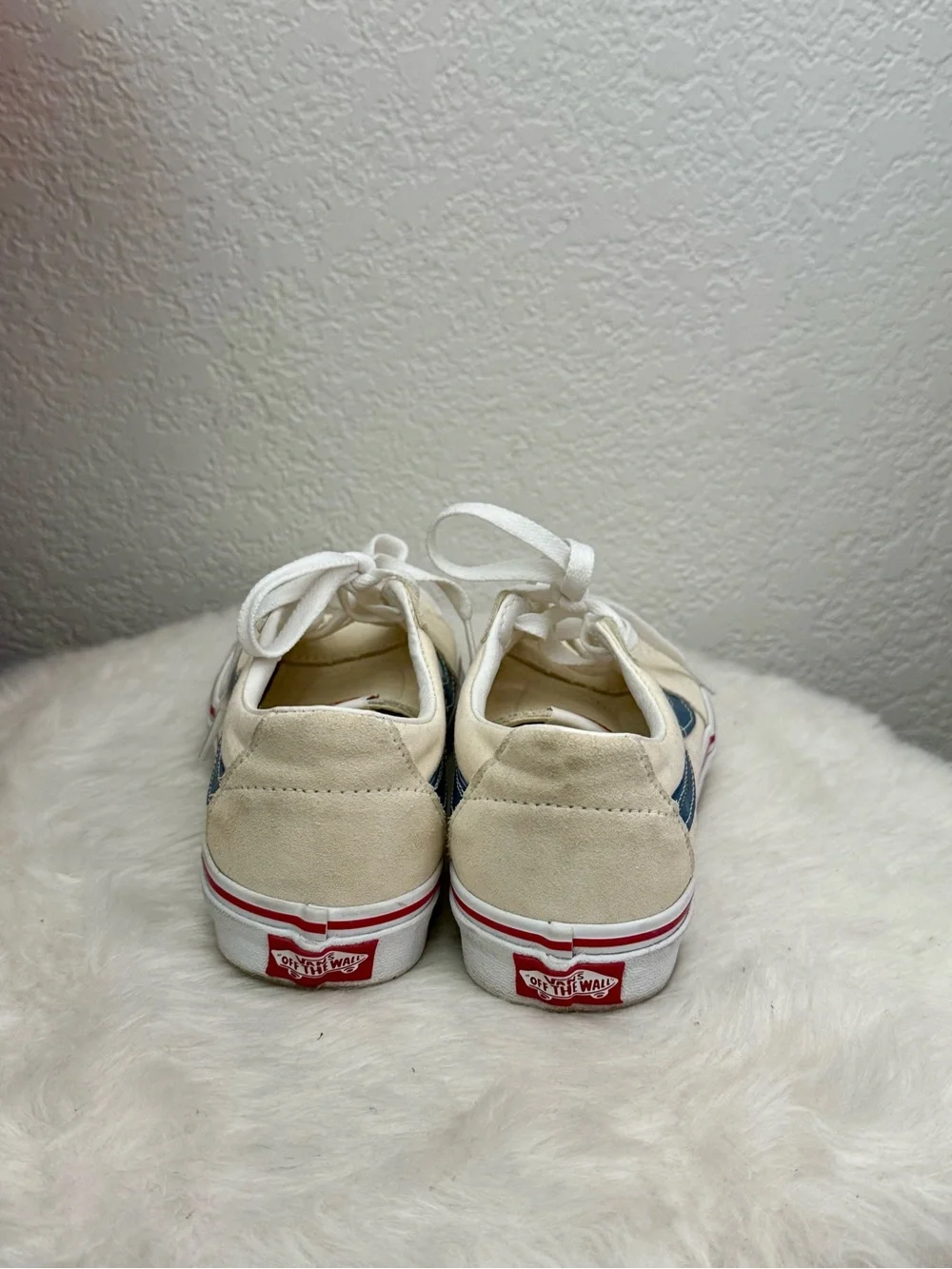 Vans Women’s Casual Cream Low-Top Sneakers with Blue Stripe - Unbranded